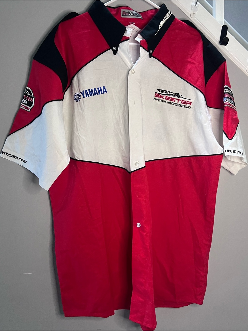 0024: Yamaha & Skeeter Boats Team Embroidered Men's Red & White Button-Up Shirt